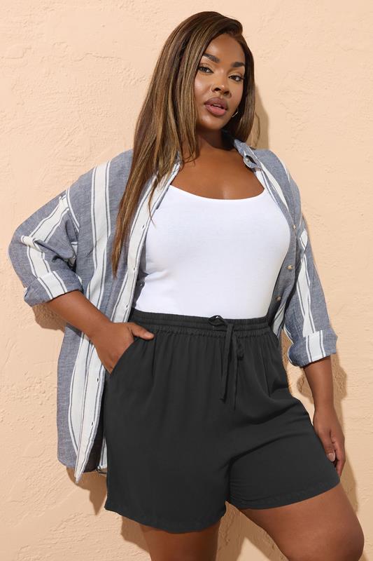 evans YOURS Curve Black Chambray Shorts