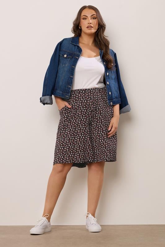 Evans YOURS Curve Black Ditsy Floral Print Shorts