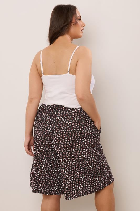 Evans YOURS Curve Black Ditsy Floral Print Shorts