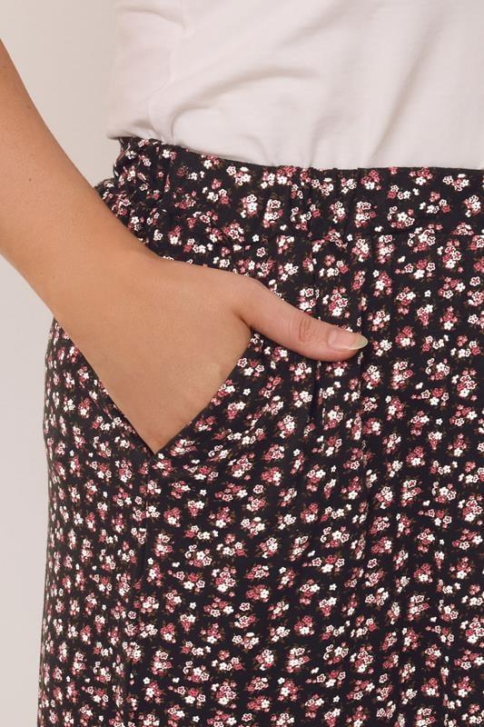 Evans YOURS Curve Black Ditsy Floral Print Shorts