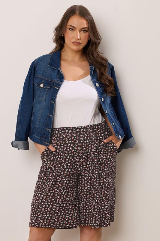 evans YOURS Curve Black Ditsy Floral Print Shorts