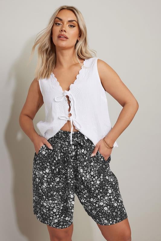 evans YOURS Curve Black Ditsy Floral Print Shorts