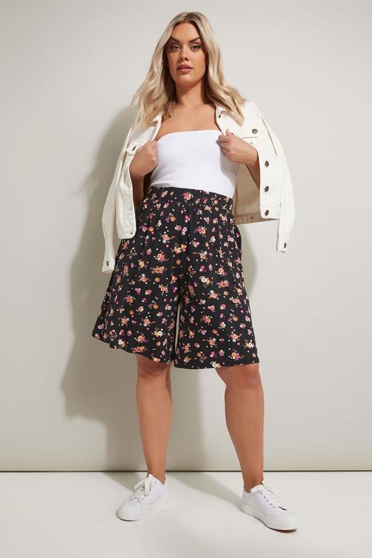 evans YOURS Curve Black Floral Print Jersey Shorts