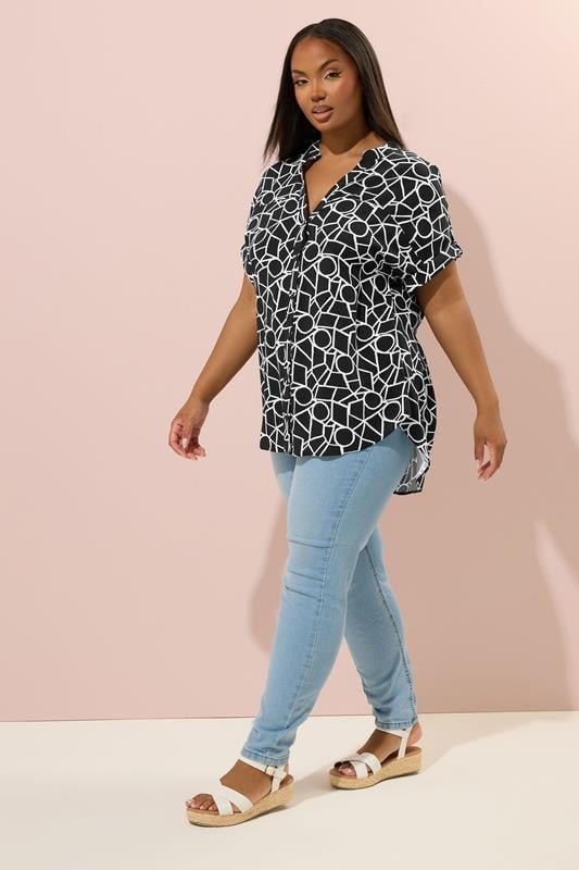 Evans YOURS Curve Black Geometric V-Neck Blouse
