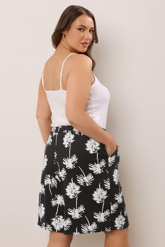Evans YOURS Curve Black & White Palm Tree Shorts