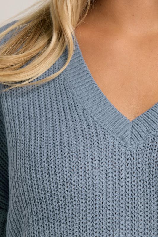 Evans YOURS Curve Blue V-Neck Jumper