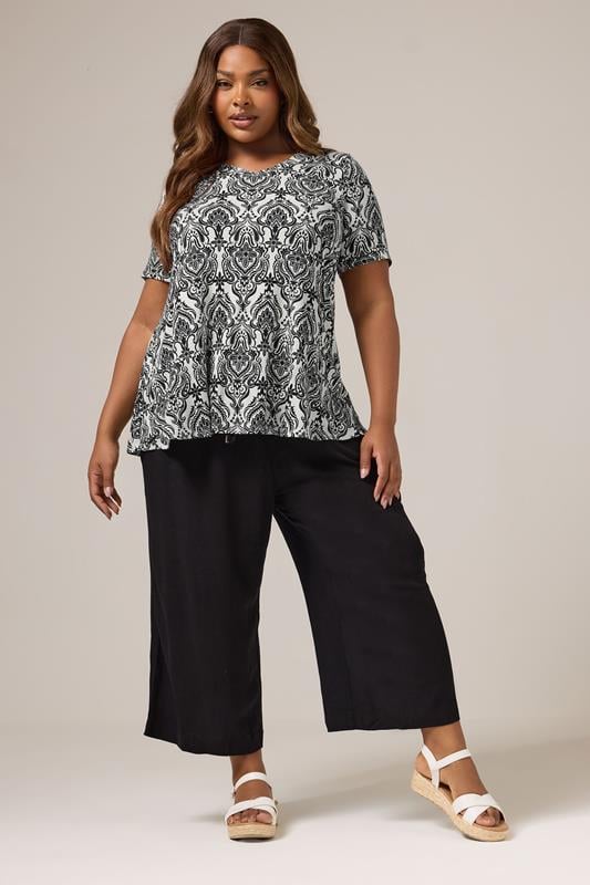 Evans YOURS Curve White Paisley Print Swing Top