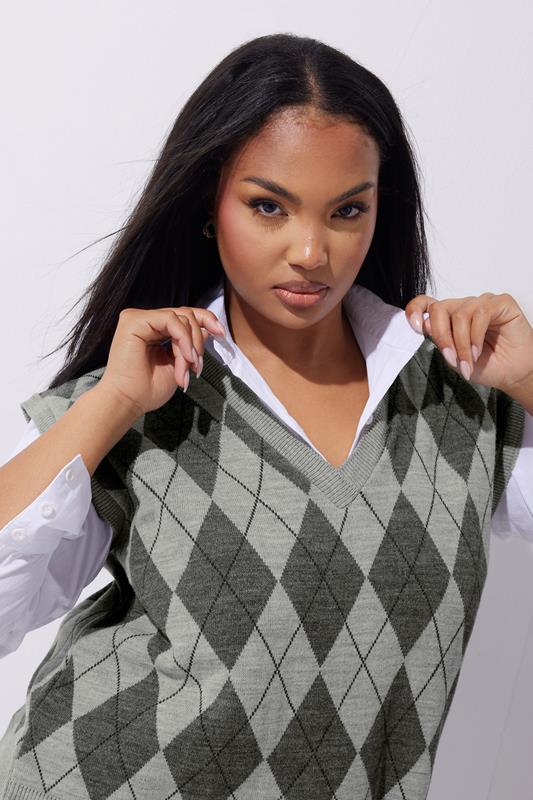 Evans LIMITED COLLECTION Curve Grey Argyle Knitted Vest