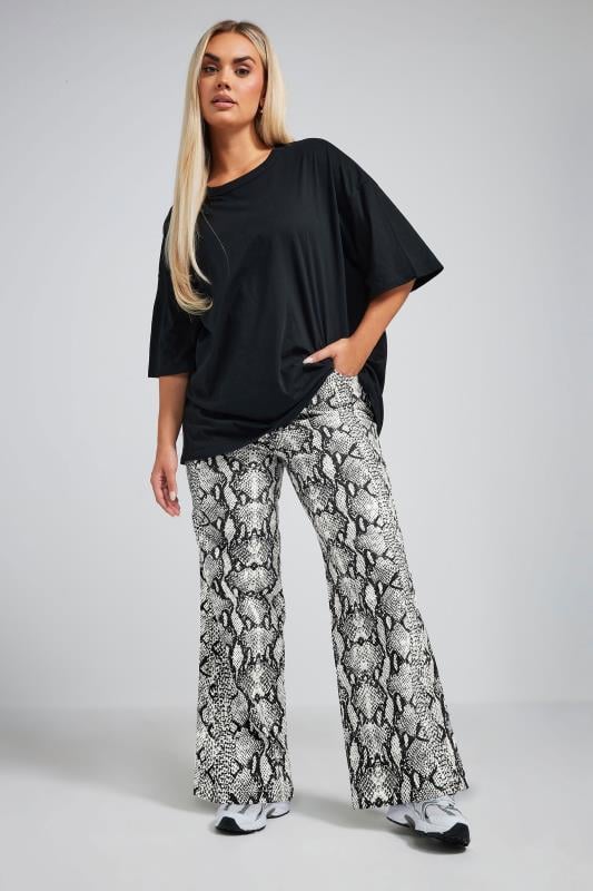 evans LIMITED COLLECTION Curve Grey Snake Print Wide Leg Jeans