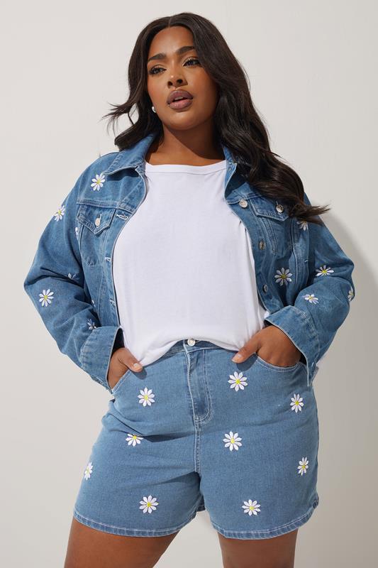 Evans LIMITED COLLECTION Curve Light Blue Daisy Embroidered Denim Shorts