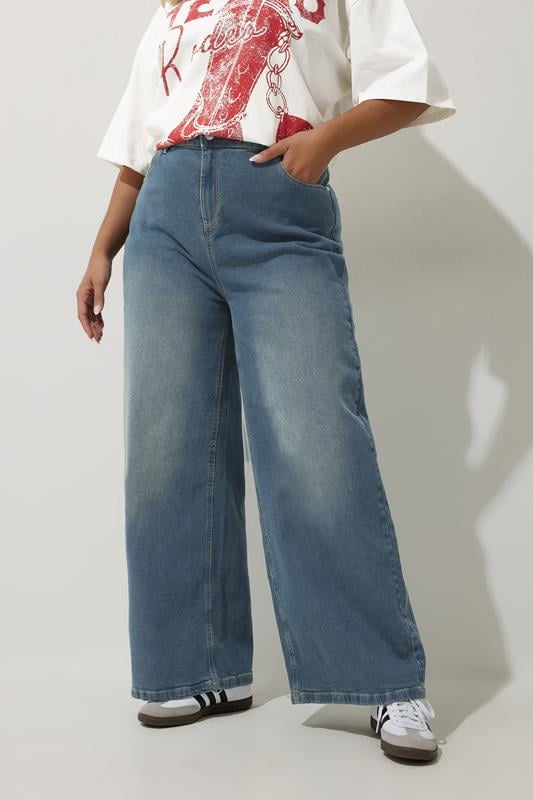 Evans LIMITED COLLECTION Curve Mid Blue Washed Wide Leg Jeans