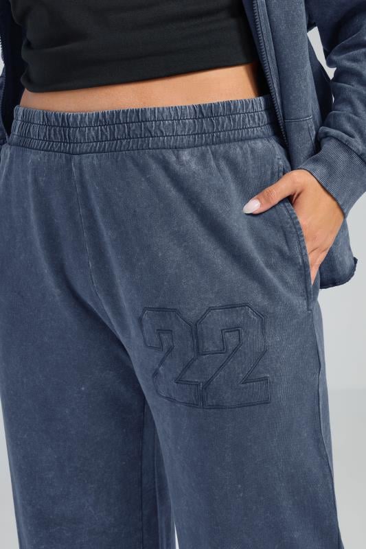 Evans LIMITED COLLECTION Curve Navy Blue '22' Acid Wash Joggers