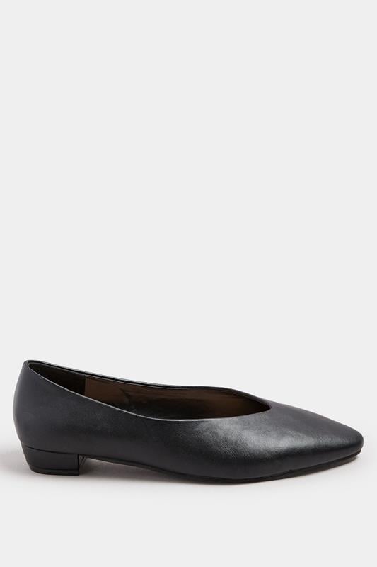 Evans LTS Black Pointed Court Block Heel In Standard Fit