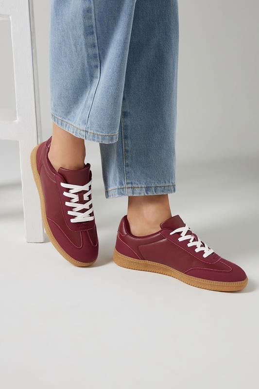 evans LTS Burgundy Red Retro Gum Sole Trainer In Standard Fit