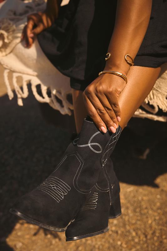 evans Yours Black Faux Suede Contrast Stitch Western Heel Ankle Boots In Extra Wide EEE Fit