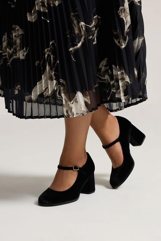 evans Yours Black Velvet Mary Jane Block Heels In Extra Wide EEE Fit