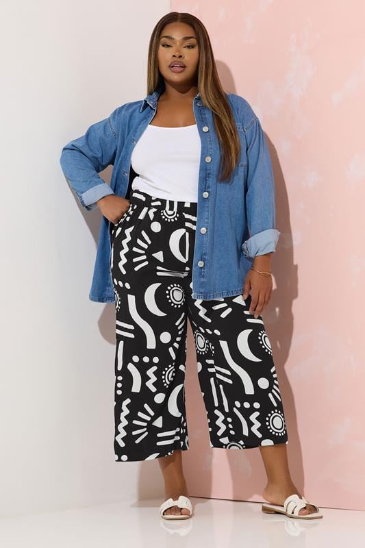 Evans YOURS Curve Black Abstract Print Wide Leg Cropped Trousers