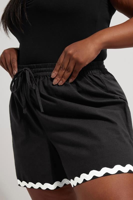 Evans YOURS Curve Black Contrast Swirl Embroidered Hem Shorts