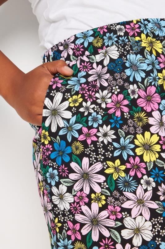 Evans YOURS Curve Black Ditsy Floral Print Woven Shorts