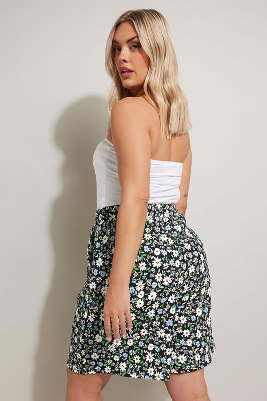 Evans YOURS Curve Black Ditsy Floral Textured Shorts