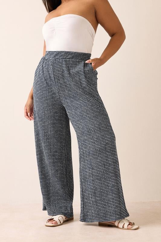 evans YOURS Curve Black Gingham Crinkle Wide Leg Trousers