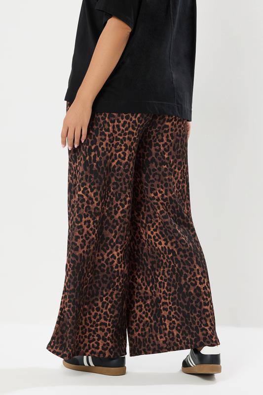 Evans YOURS Curve Brown Leopard Print Crinkle Wide Leg Trousers
