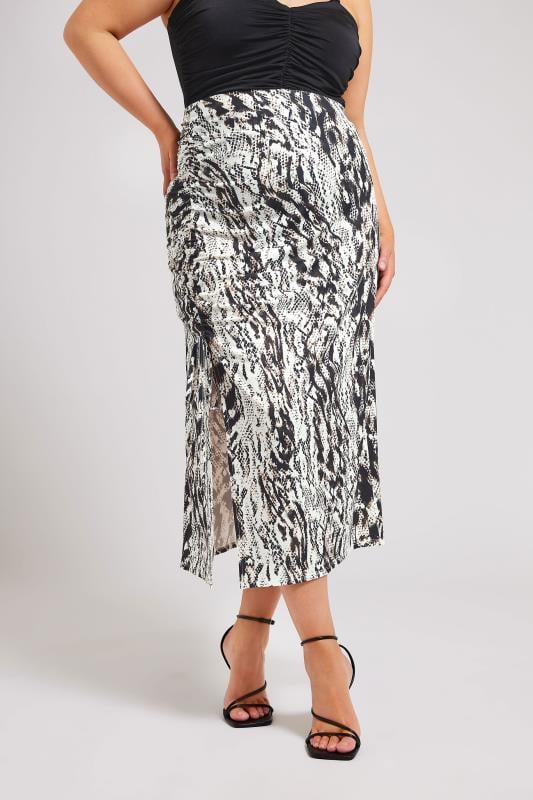 evans YOURS LONDON Curve White Snake Print Ruched Skirt