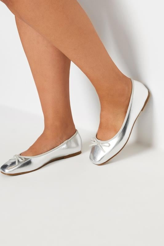 evans Yours Silver Chisel Toe Ballerina Pumps In Extra Wide EEE Fit