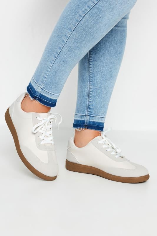 evans Yours White Retro Gum Sole Trainers In Extra Wide EEE Fit