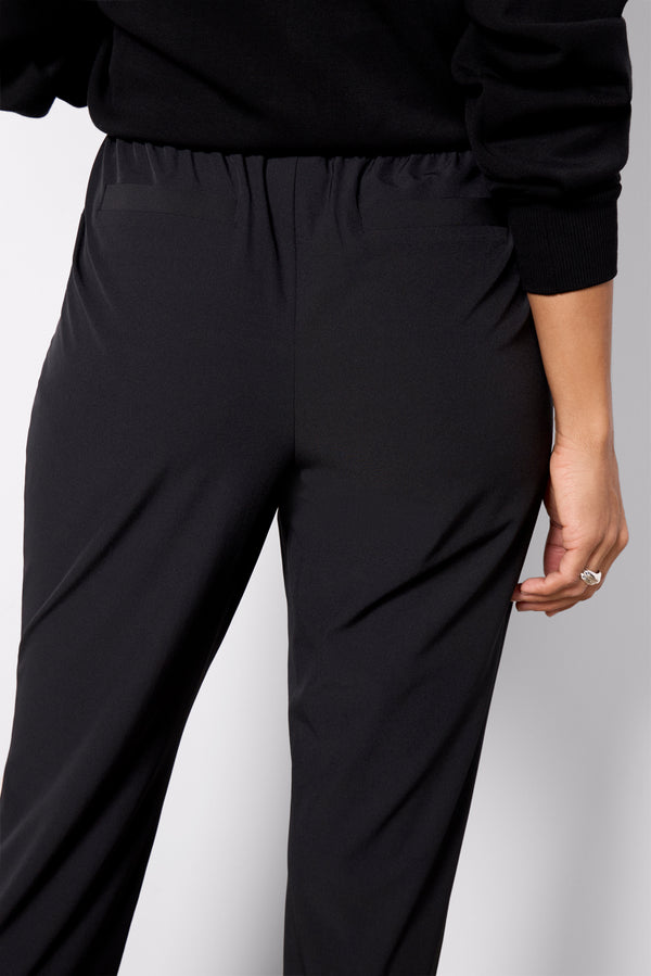 Everve Alana Slim Tapered Cuff Pant Black