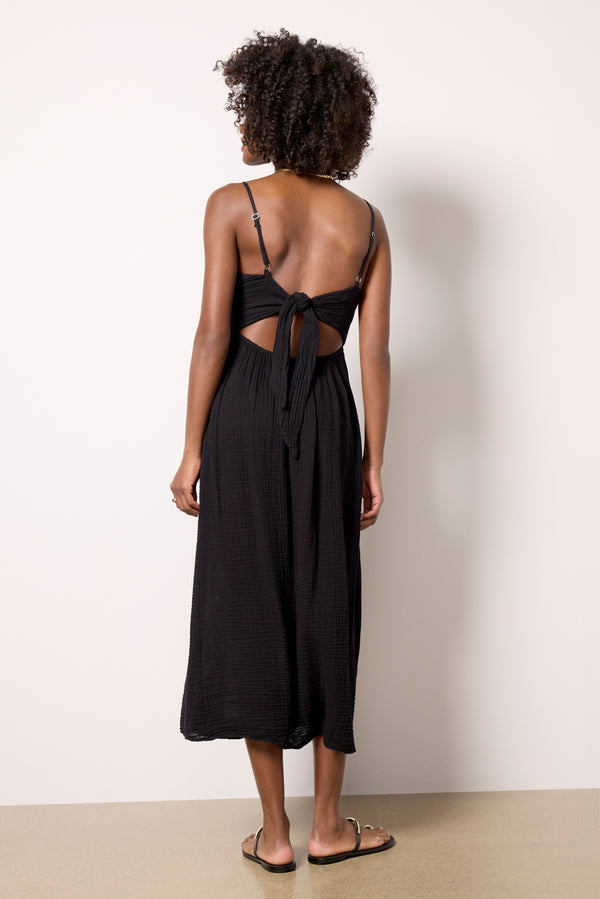 Everve Allora Midi Dress Black