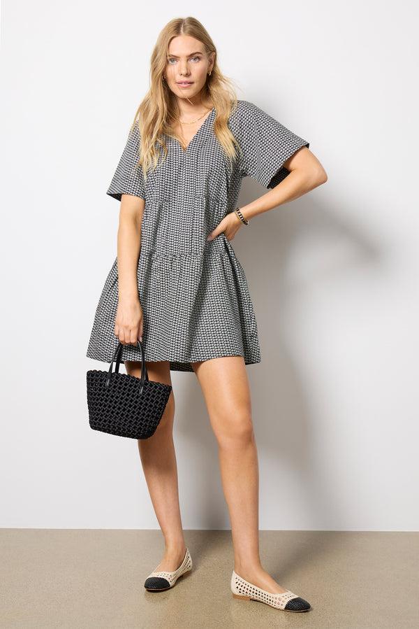 everve Ashlyn Shift Dress Geoprint