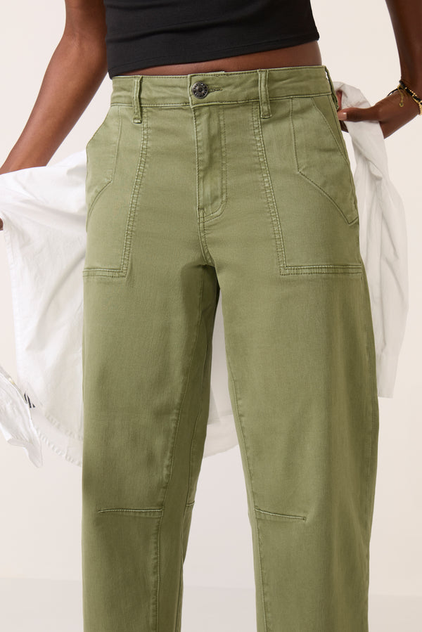 Everve Ashton Utility Barrel Pant Olive