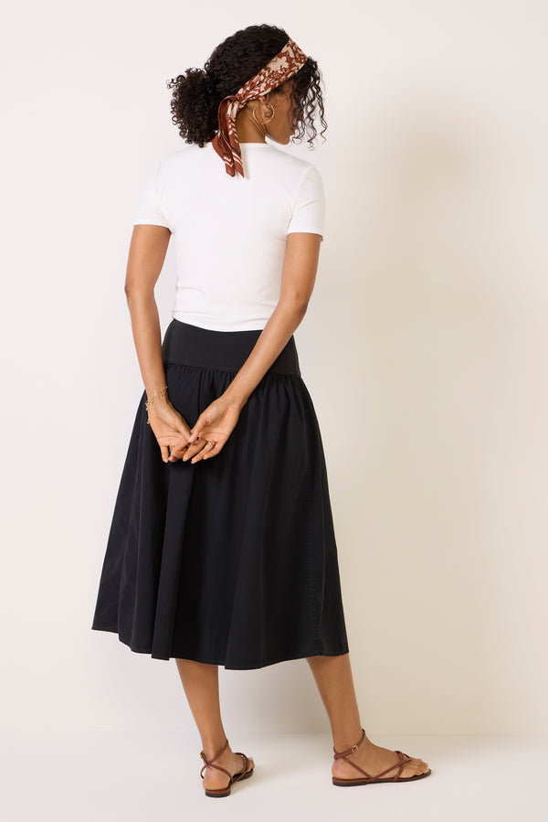Everve Ava Midi Skirt Jetblack