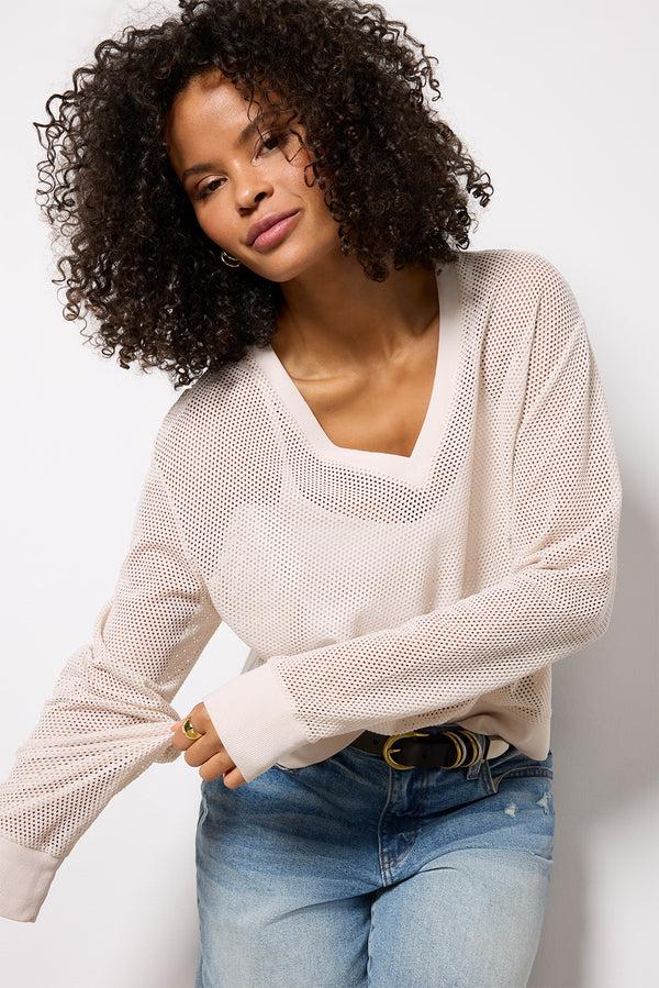 everve Aviva Cropped Mesh V Neck Cement