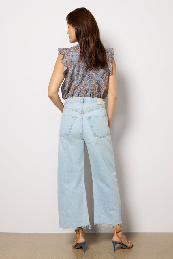 Everve Ayla Raw Hem Crop Vaquero