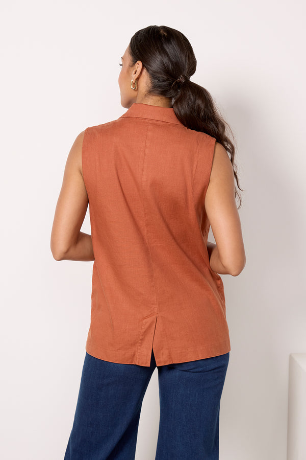 Everve Cali Linen Vest Rust