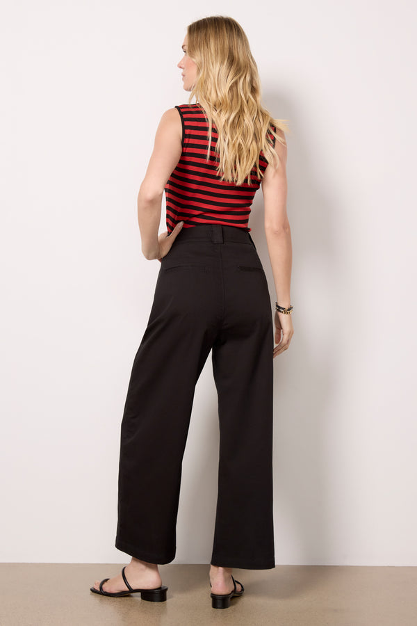 Everve Cara Cropped Pleated Trouser Black