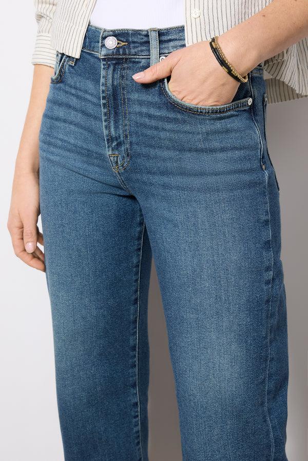 Everve Cropped Alexa Bay