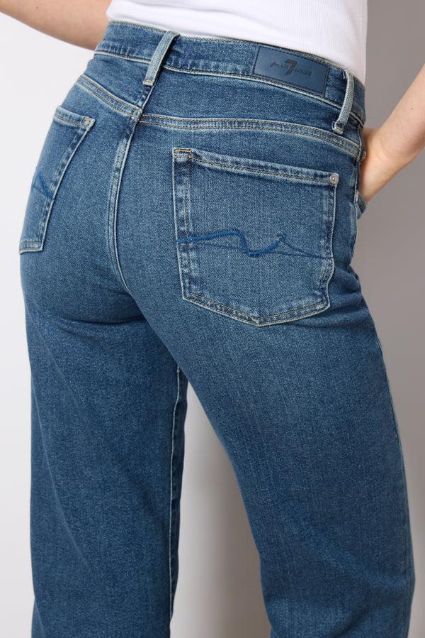 Everve Cropped Alexa Bay