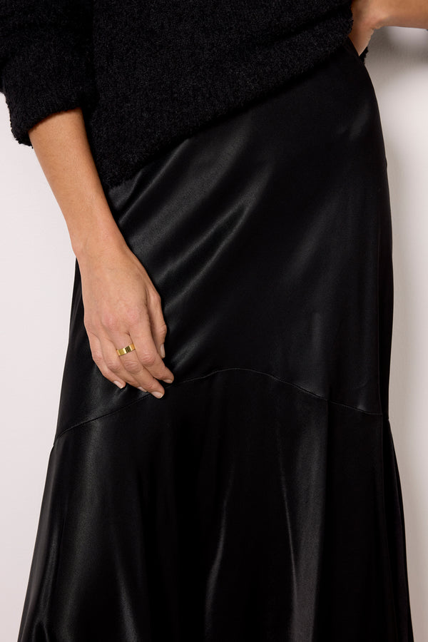 Everve Edwina Satin Skirt Black