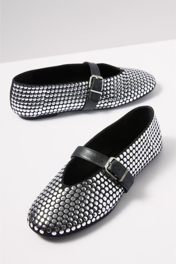 everve Eliza Stud Flat Black