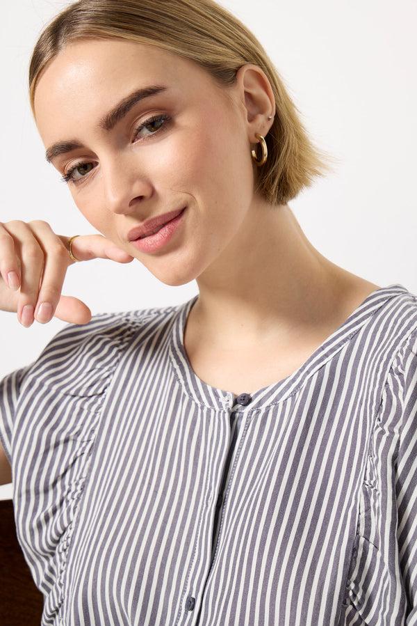 Everve Ella Stripe Blouse Navystripe