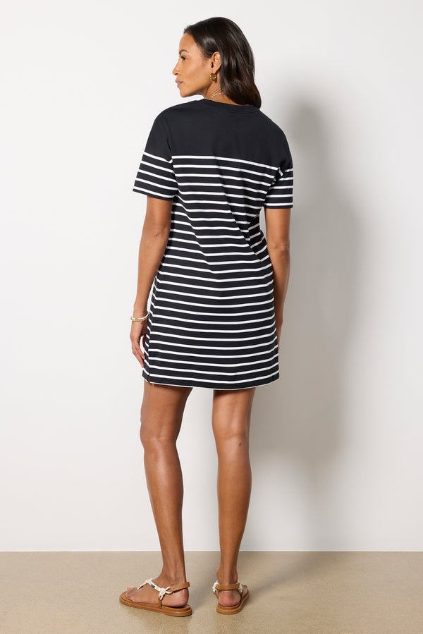 Everve Emersyn T-Shirt Dress Black