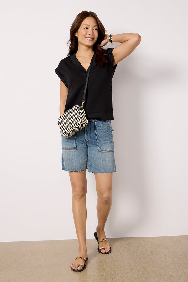 Everve Eva Sleek V Neck Top Black