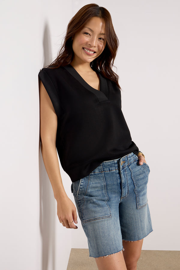 everve Eva Sleek V Neck Top Black