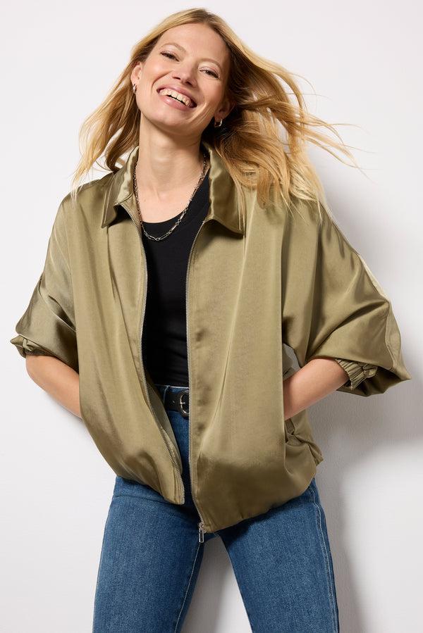 Everve Evelyn Zip Up Medkhaki