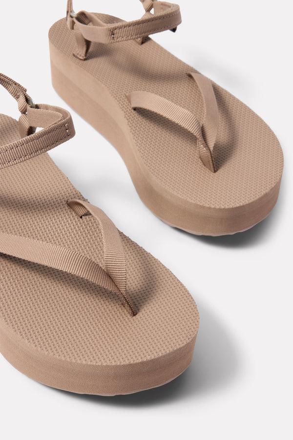 everve FLATFORM SANDAL SLIM Caribou