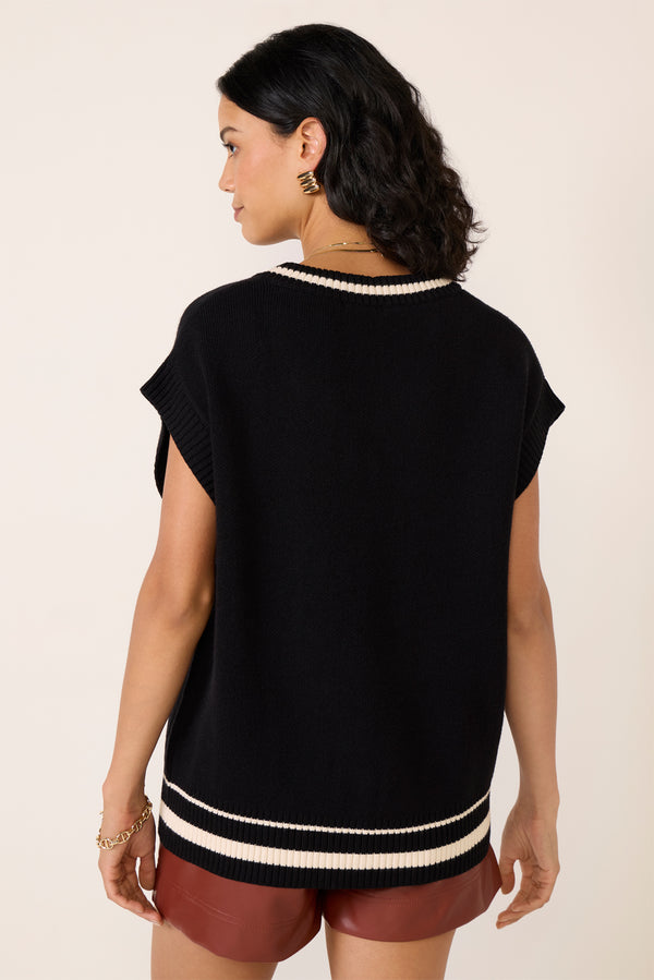 Everve Fletcher Sweater Vest Black