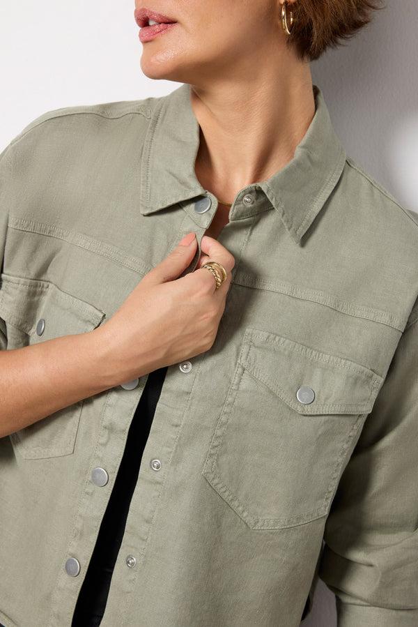 Everve Frankie Stretch Linen Shacket Sage